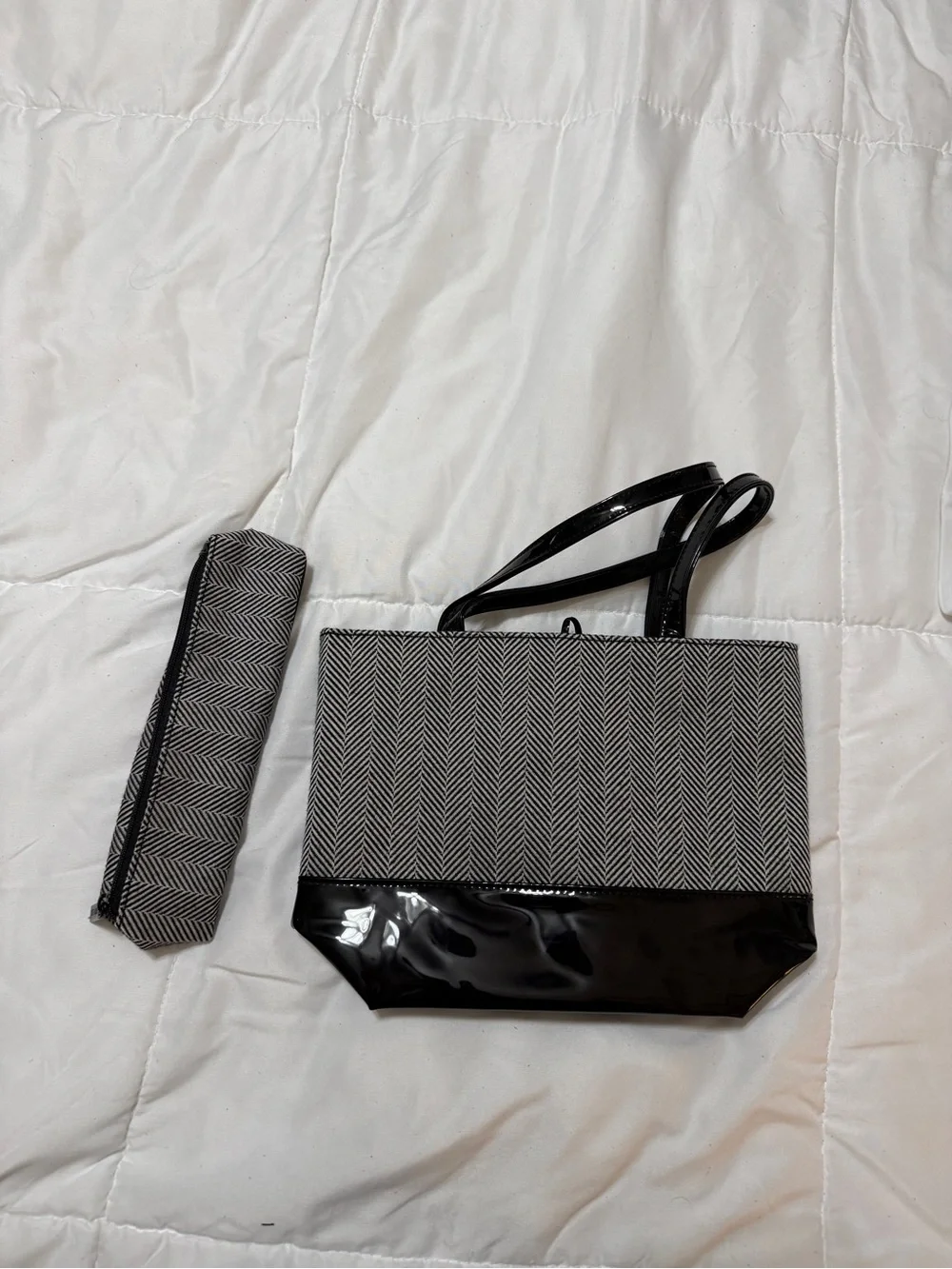 Estée Lauder Mini Black and White Cosmetic Tote with Patent Black Trim